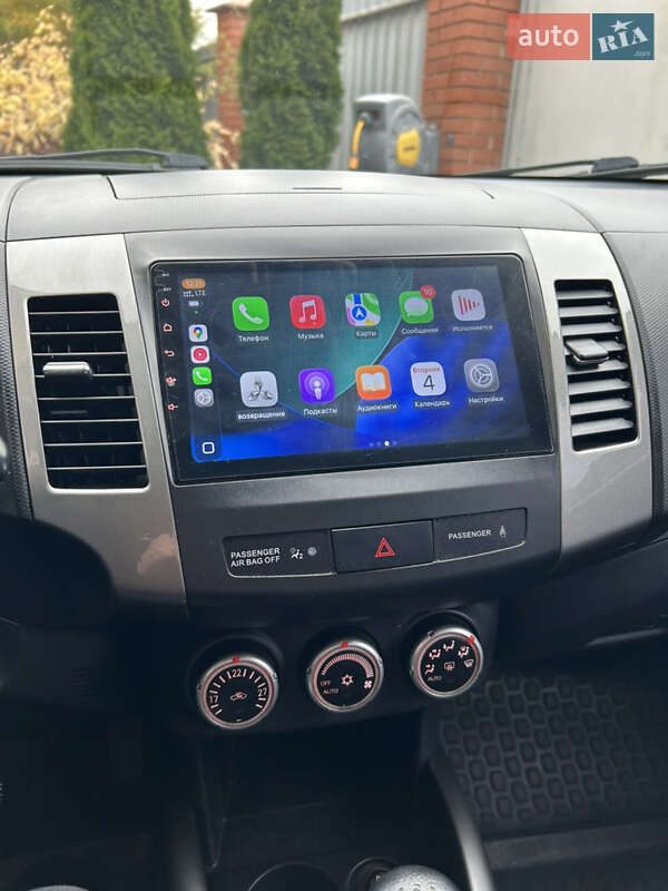 Позашляховик / Кросовер Mitsubishi Outlander XL 2009 в Жовтих Водах фото 8 Позашляховик / Кросовер Mitsubishi Outlander XL 2009 в Жовтих Водах