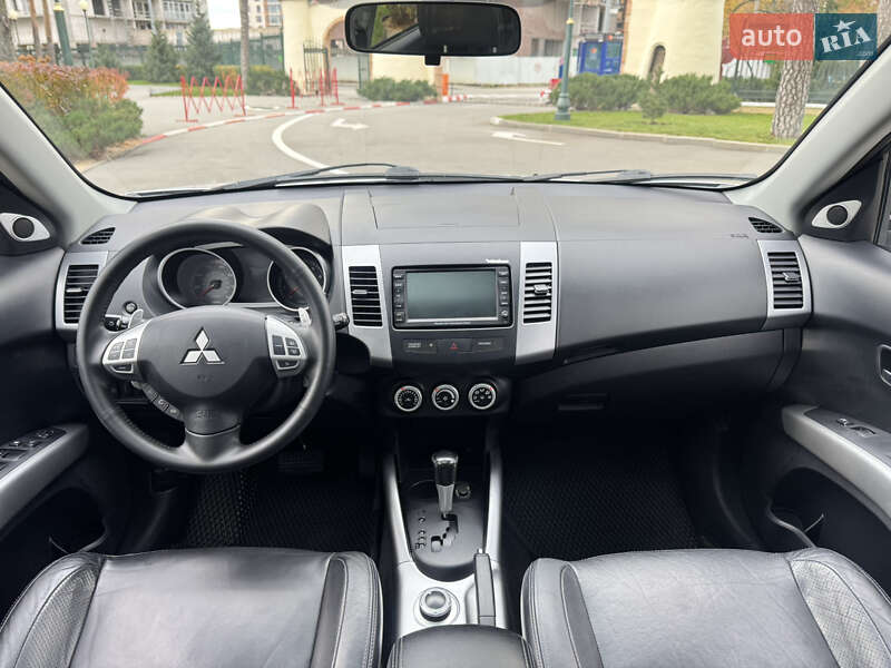 Внедорожник / Кроссовер Mitsubishi Outlander XL 2008 в Харькове