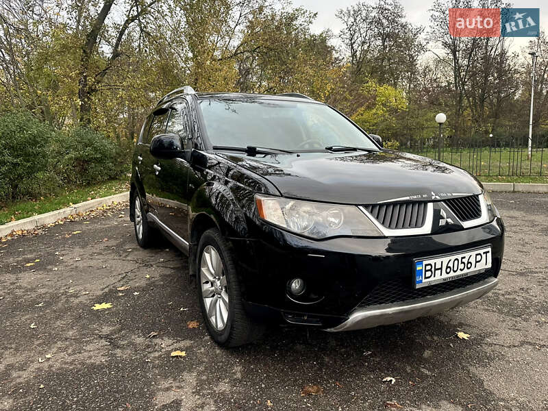 Позашляховик / Кросовер Mitsubishi Outlander XL 2007 в Одесі