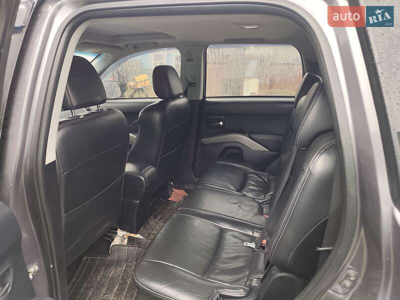 Позашляховик / Кросовер Mitsubishi Outlander XL 2008 в Городні