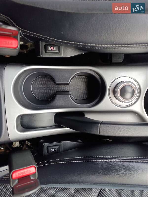 Позашляховик / Кросовер Mitsubishi Outlander XL 2010 в Теофіполі