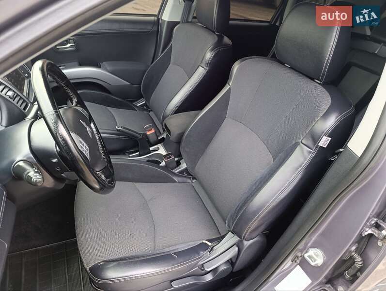 Позашляховик / Кросовер Mitsubishi Outlander XL 2010 в Теофіполі