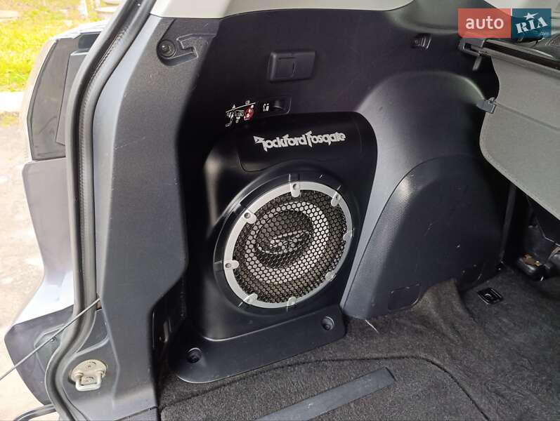 Позашляховик / Кросовер Mitsubishi Outlander XL 2010 в Теофіполі