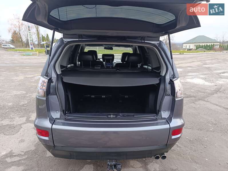 Позашляховик / Кросовер Mitsubishi Outlander XL 2010 в Теофіполі