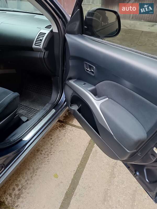 Внедорожник / Кроссовер Mitsubishi Outlander XL 2008 в Ужгороде фото 7 Внедорожник / Кроссовер Mitsubishi Outlander XL 2008 в Ужгороде