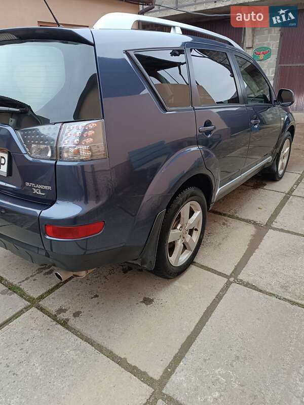 Внедорожник / Кроссовер Mitsubishi Outlander XL 2008 в Ужгороде фото 8 Внедорожник / Кроссовер Mitsubishi Outlander XL 2008 в Ужгороде