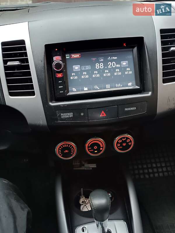 Внедорожник / Кроссовер Mitsubishi Outlander XL 2008 в Ужгороде фото 20 Внедорожник / Кроссовер Mitsubishi Outlander XL 2008 в Ужгороде
