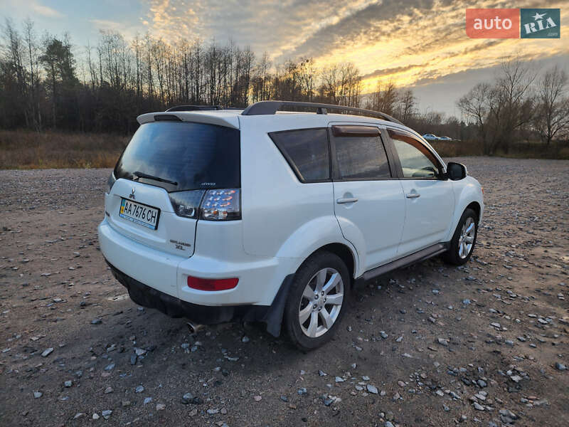 Внедорожник / Кроссовер Mitsubishi Outlander XL 2011 в Буче фото 7 Внедорожник / Кроссовер Mitsubishi Outlander XL 2011 в Буче