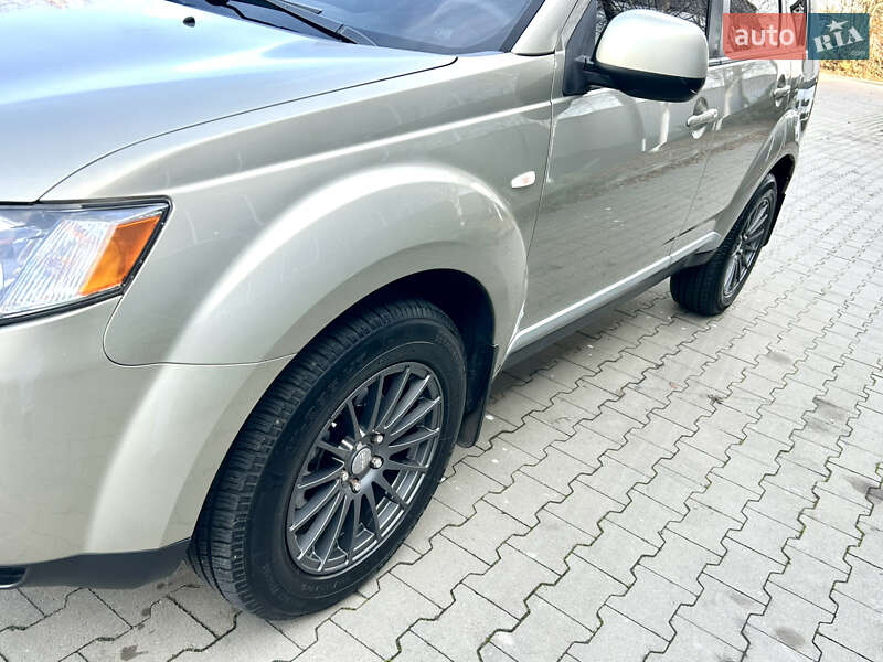 Внедорожник / Кроссовер Mitsubishi Outlander XL 2008 в Белой Церкви