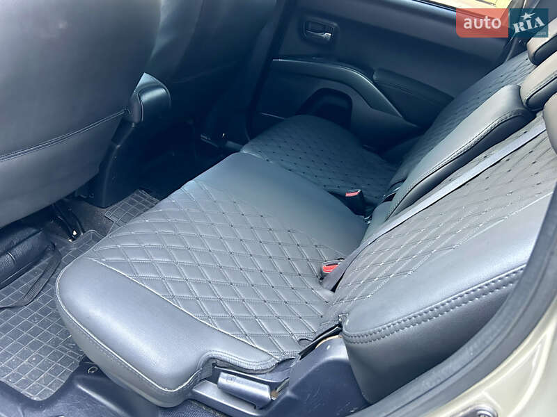 Внедорожник / Кроссовер Mitsubishi Outlander XL 2008 в Белой Церкви