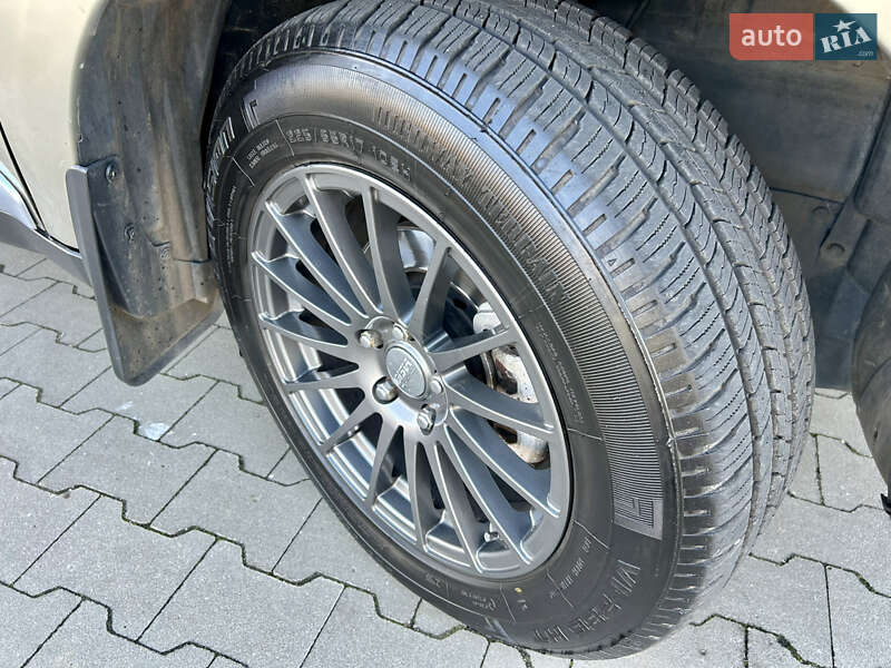 Внедорожник / Кроссовер Mitsubishi Outlander XL 2008 в Белой Церкви