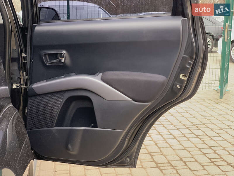 Позашляховик / Кросовер Mitsubishi Outlander XL 2009 в Бердичеві фото 30 Позашляховик / Кросовер Mitsubishi Outlander XL 2009 в Бердичеві