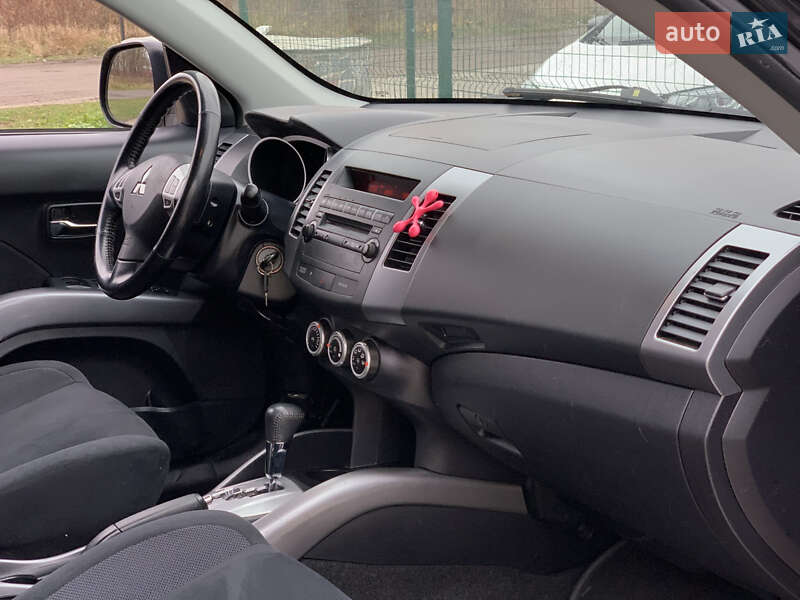Позашляховик / Кросовер Mitsubishi Outlander XL 2009 в Бердичеві фото 33 Позашляховик / Кросовер Mitsubishi Outlander XL 2009 в Бердичеві