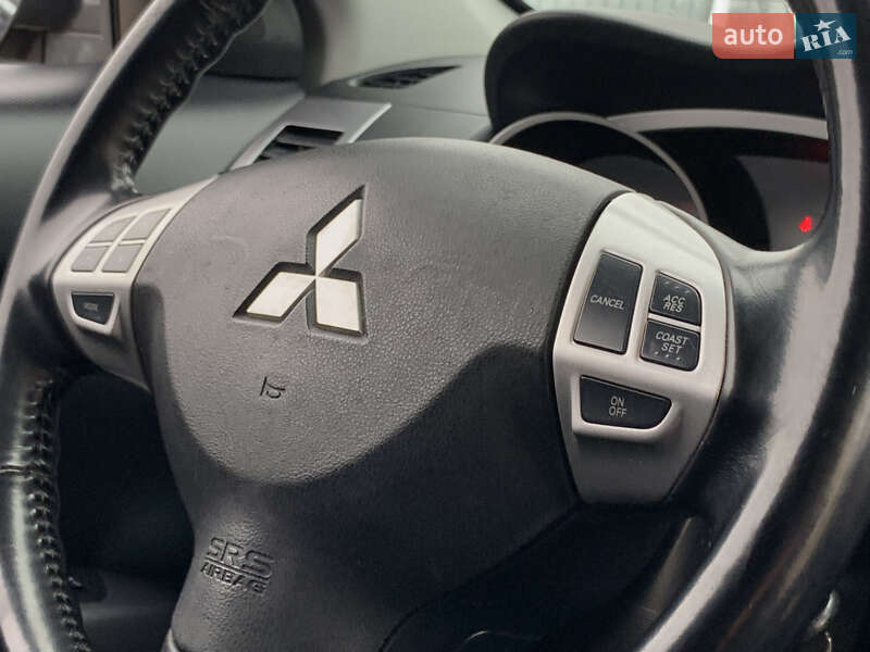 Позашляховик / Кросовер Mitsubishi Outlander XL 2009 в Бердичеві фото 40 Позашляховик / Кросовер Mitsubishi Outlander XL 2009 в Бердичеві