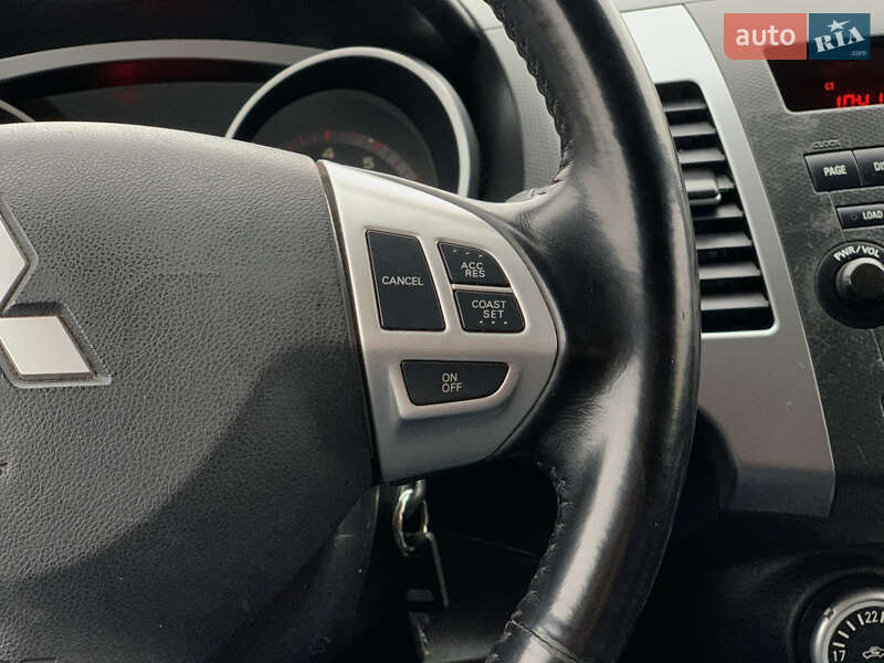 Позашляховик / Кросовер Mitsubishi Outlander XL 2009 в Бердичеві фото 44 Позашляховик / Кросовер Mitsubishi Outlander XL 2009 в Бердичеві