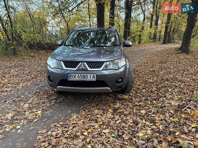 Позашляховик / Кросовер Mitsubishi Outlander XL 2008 в Мурованих Курилівцях фото 2 Позашляховик / Кросовер Mitsubishi Outlander XL 2008 в Мурованих Курилівцях