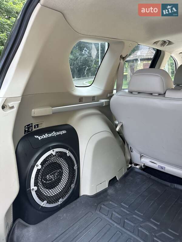 Позашляховик / Кросовер Mitsubishi Outlander XL 2007 в Чернівцях