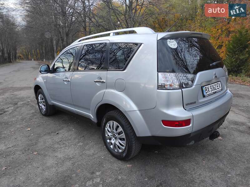 Внедорожник / Кроссовер Mitsubishi Outlander XL 2007 в Хмельницком