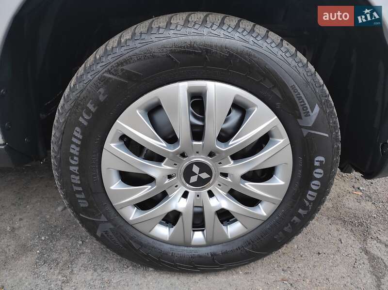 Внедорожник / Кроссовер Mitsubishi Outlander XL 2007 в Хмельницком