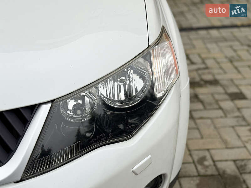 Внедорожник / Кроссовер Mitsubishi Outlander XL 2008 в Харькове