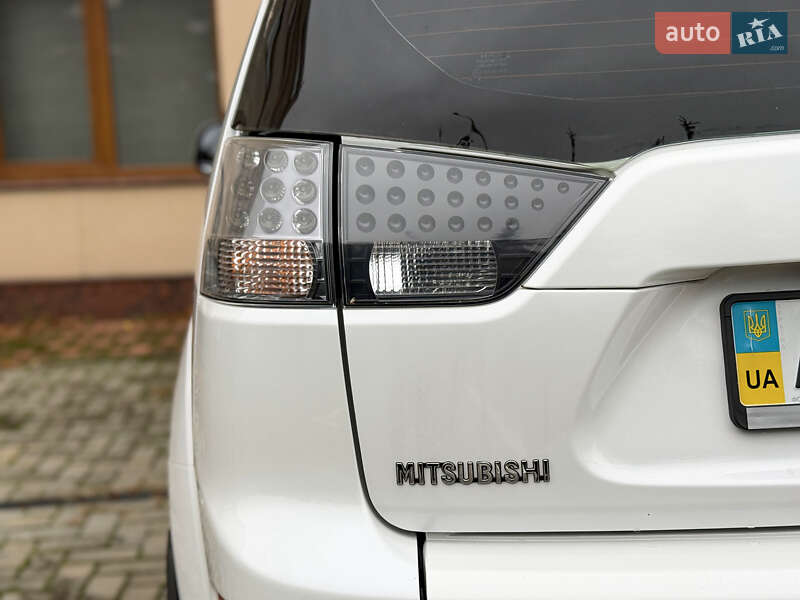 Внедорожник / Кроссовер Mitsubishi Outlander XL 2008 в Харькове