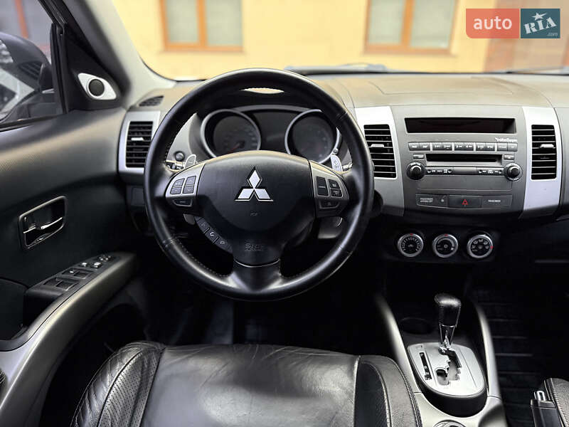 Внедорожник / Кроссовер Mitsubishi Outlander XL 2008 в Харькове