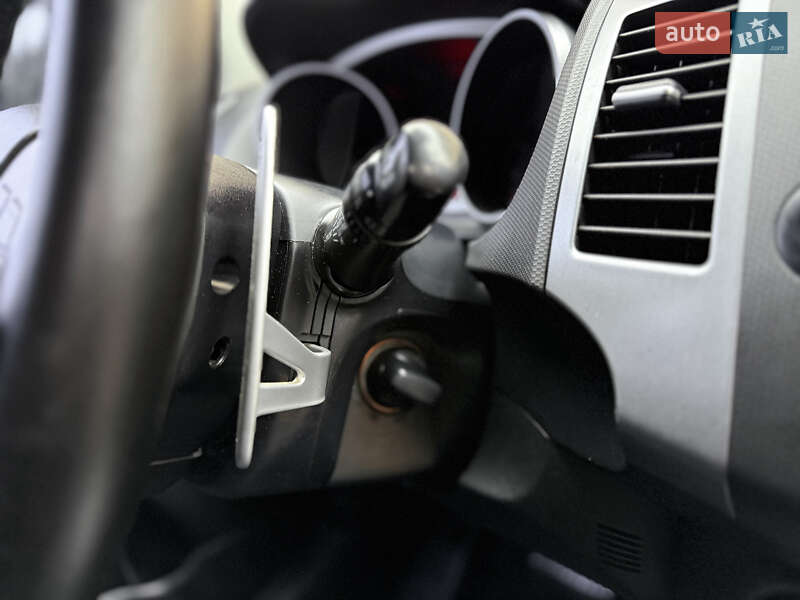 Внедорожник / Кроссовер Mitsubishi Outlander XL 2008 в Харькове