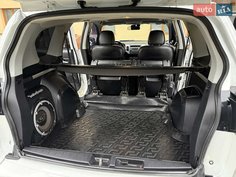 Внедорожник / Кроссовер Mitsubishi Outlander XL 2008 в Харькове