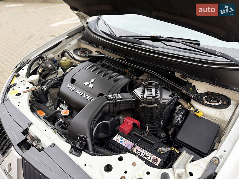 Внедорожник / Кроссовер Mitsubishi Outlander XL 2008 в Харькове