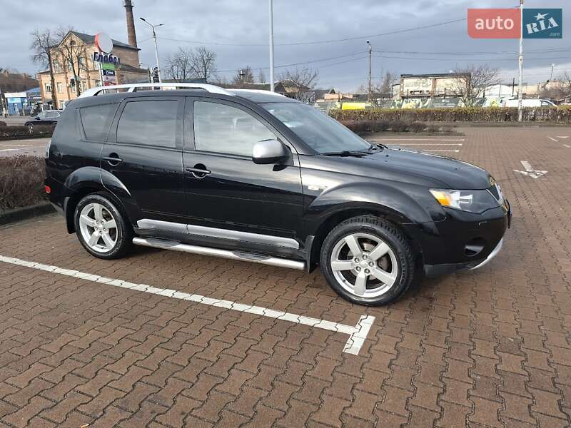 Внедорожник / Кроссовер Mitsubishi Outlander XL 2008 в Житомире