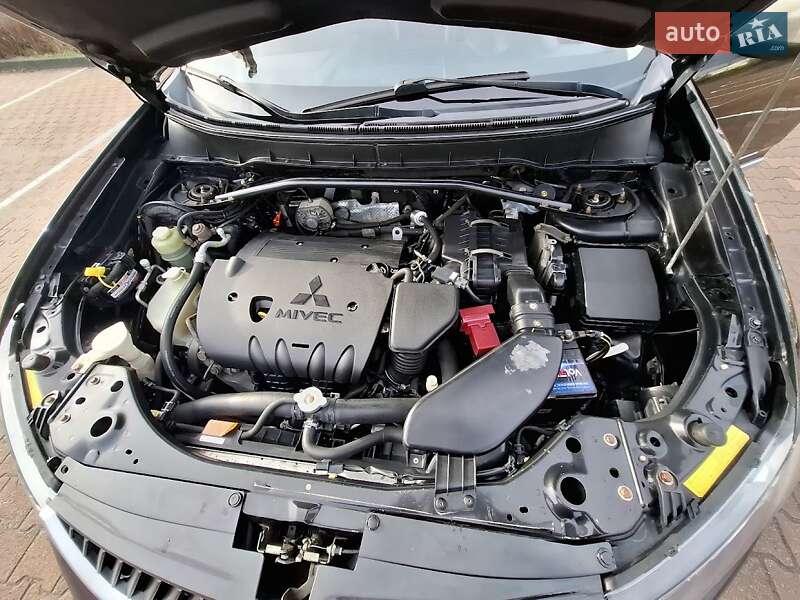 Внедорожник / Кроссовер Mitsubishi Outlander XL 2008 в Житомире