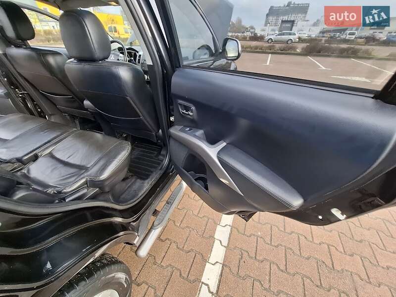 Внедорожник / Кроссовер Mitsubishi Outlander XL 2008 в Житомире