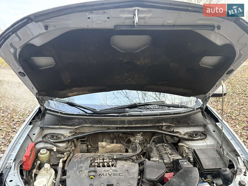 Внедорожник / Кроссовер Mitsubishi Outlander XL 2008 в Киеве