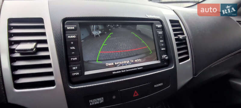 Внедорожник / Кроссовер Mitsubishi Outlander XL 2011 в Луцке
