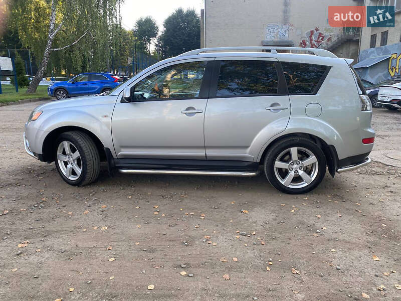 Внедорожник / Кроссовер Mitsubishi Outlander XL 2009 в Дрогобыче фото 12 Внедорожник / Кроссовер Mitsubishi Outlander XL 2009 в Дрогобыче