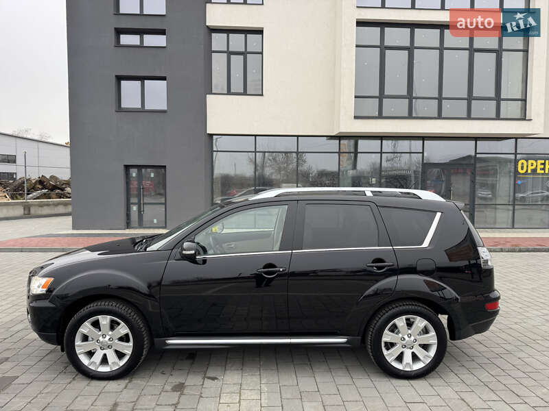 Позашляховик / Кросовер Mitsubishi Outlander XL 2011 в Івано-Франківську