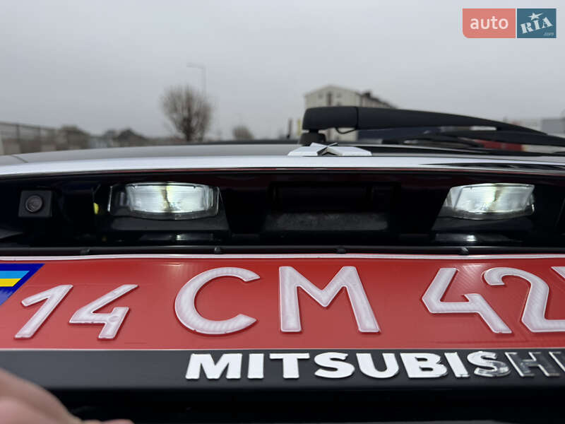Позашляховик / Кросовер Mitsubishi Outlander XL 2011 в Івано-Франківську