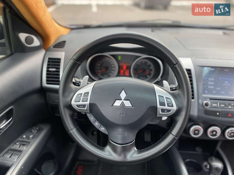 Позашляховик / Кросовер Mitsubishi Outlander XL 2008 в Одесі