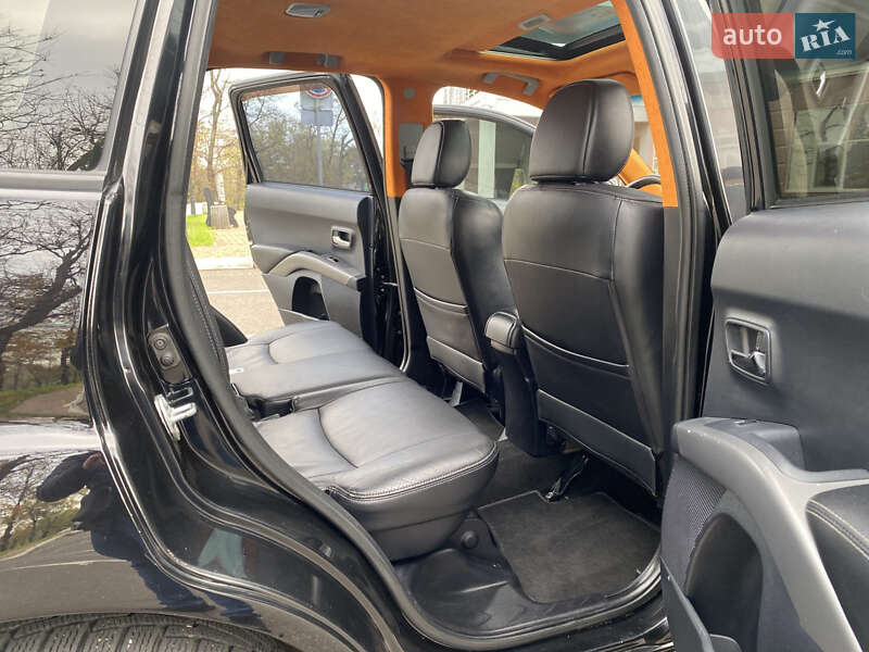 Позашляховик / Кросовер Mitsubishi Outlander XL 2008 в Одесі