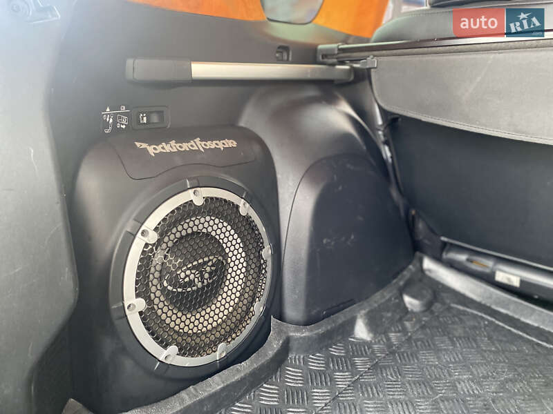 Позашляховик / Кросовер Mitsubishi Outlander XL 2008 в Одесі