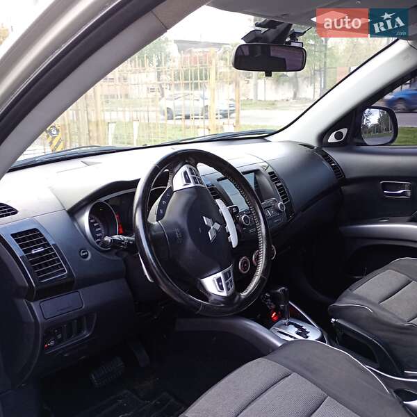 Внедорожник / Кроссовер Mitsubishi Outlander XL 2009 в Николаеве фото 2 Внедорожник / Кроссовер Mitsubishi Outlander XL 2009 в Николаеве