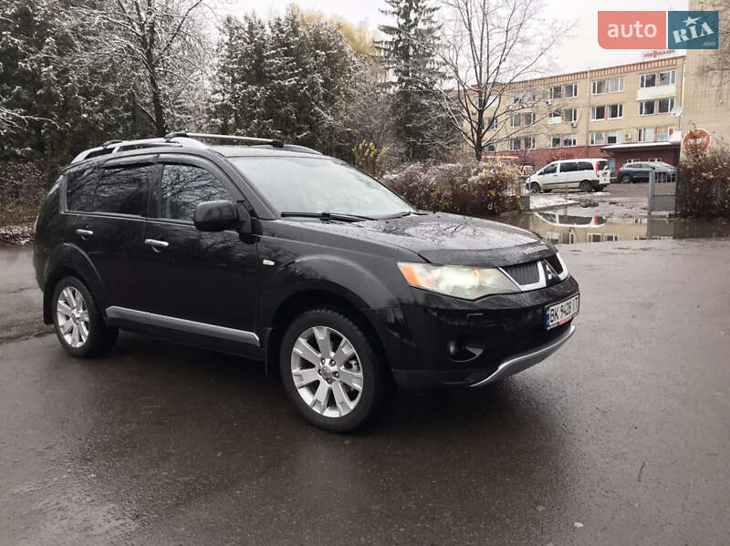 Позашляховик / Кросовер Mitsubishi Outlander XL 2008 в Луцьку
