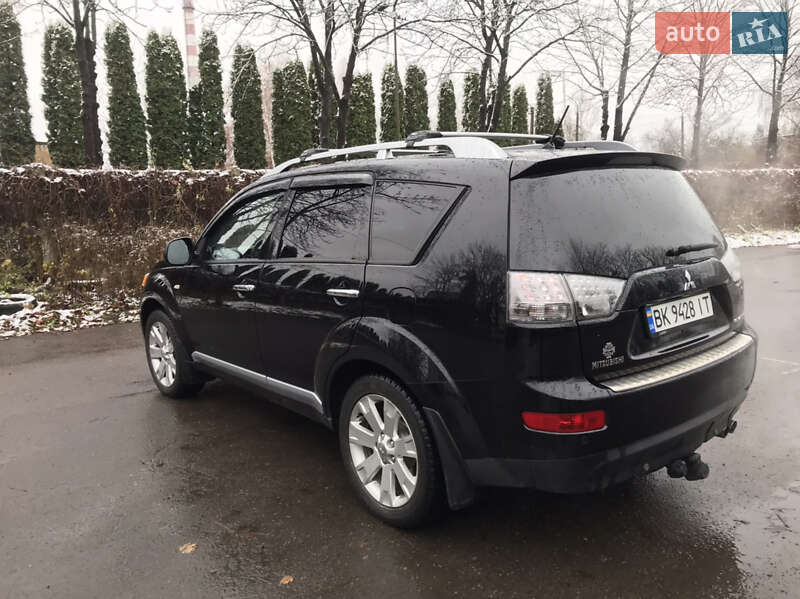 Позашляховик / Кросовер Mitsubishi Outlander XL 2008 в Луцьку