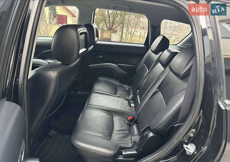 Позашляховик / Кросовер Mitsubishi Outlander XL 2006 в Бару