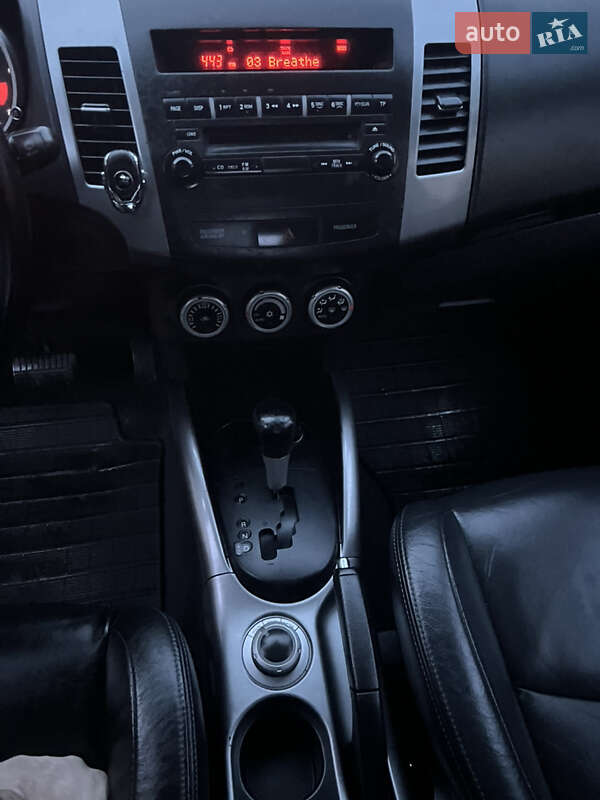 Внедорожник / Кроссовер Mitsubishi Outlander XL 2007 в Черновцах