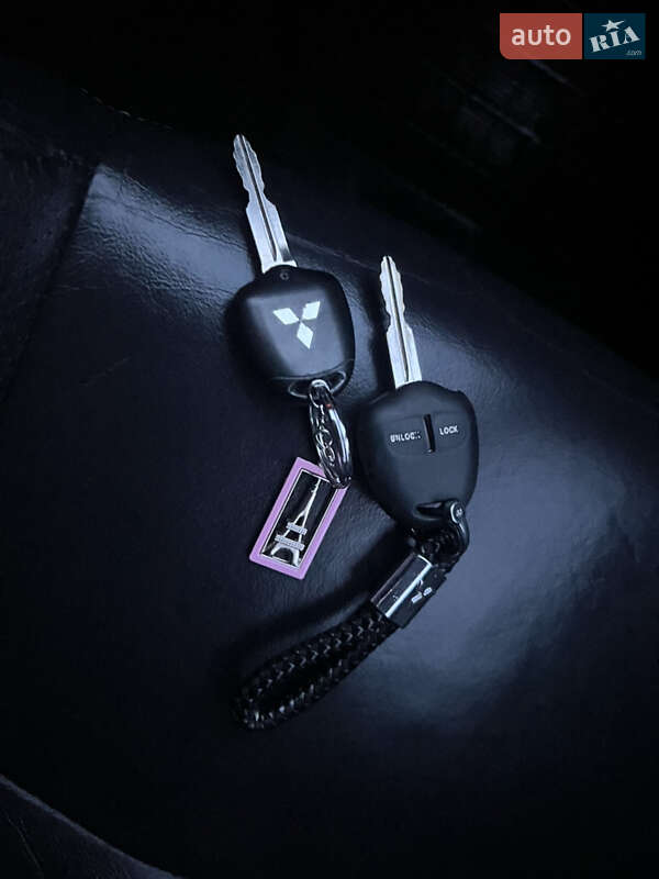 Внедорожник / Кроссовер Mitsubishi Outlander XL 2007 в Черновцах