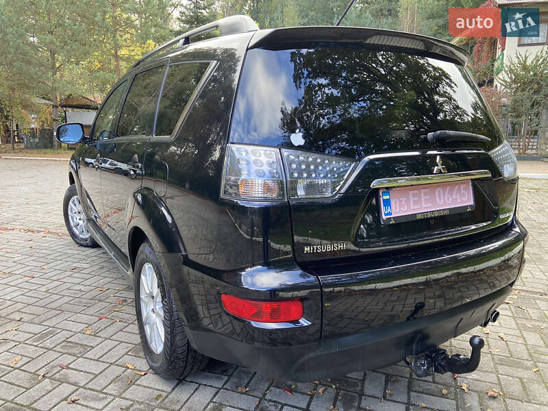 Позашляховик / Кросовер Mitsubishi Outlander XL 2011 в Дрогобичі