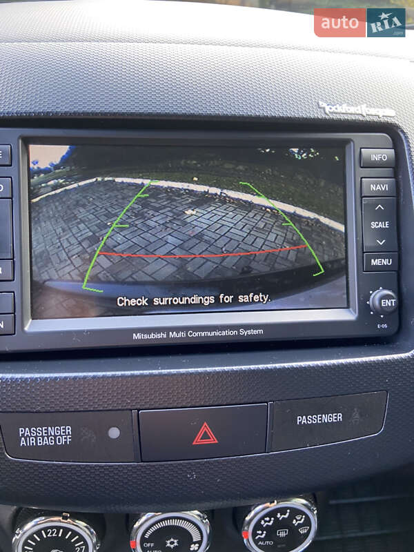 Позашляховик / Кросовер Mitsubishi Outlander XL 2011 в Дрогобичі
