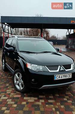 Позашляховик / Кросовер Mitsubishi Outlander XL 2009 в Смілі