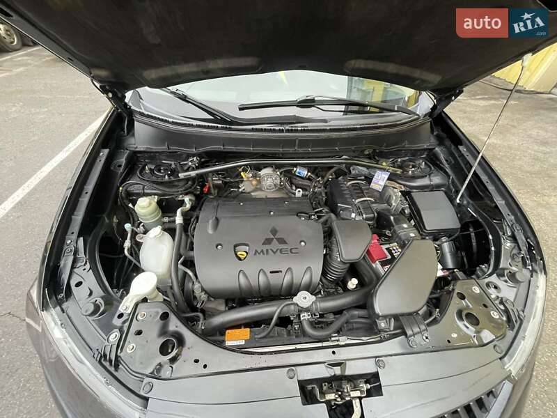 Внедорожник / Кроссовер Mitsubishi Outlander XL 2008 в Чернигове